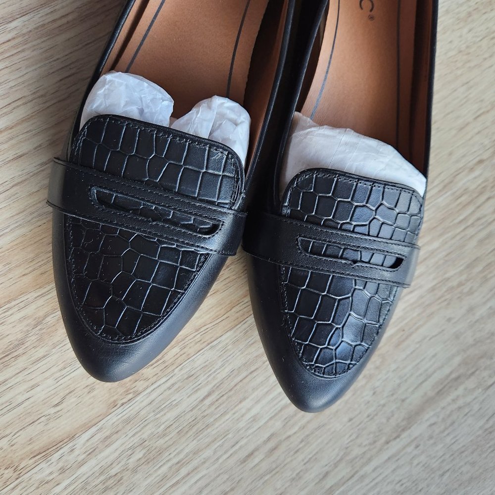 Vionic Black Croc-Embossed Leather Loafers - Picture 6 of 8
